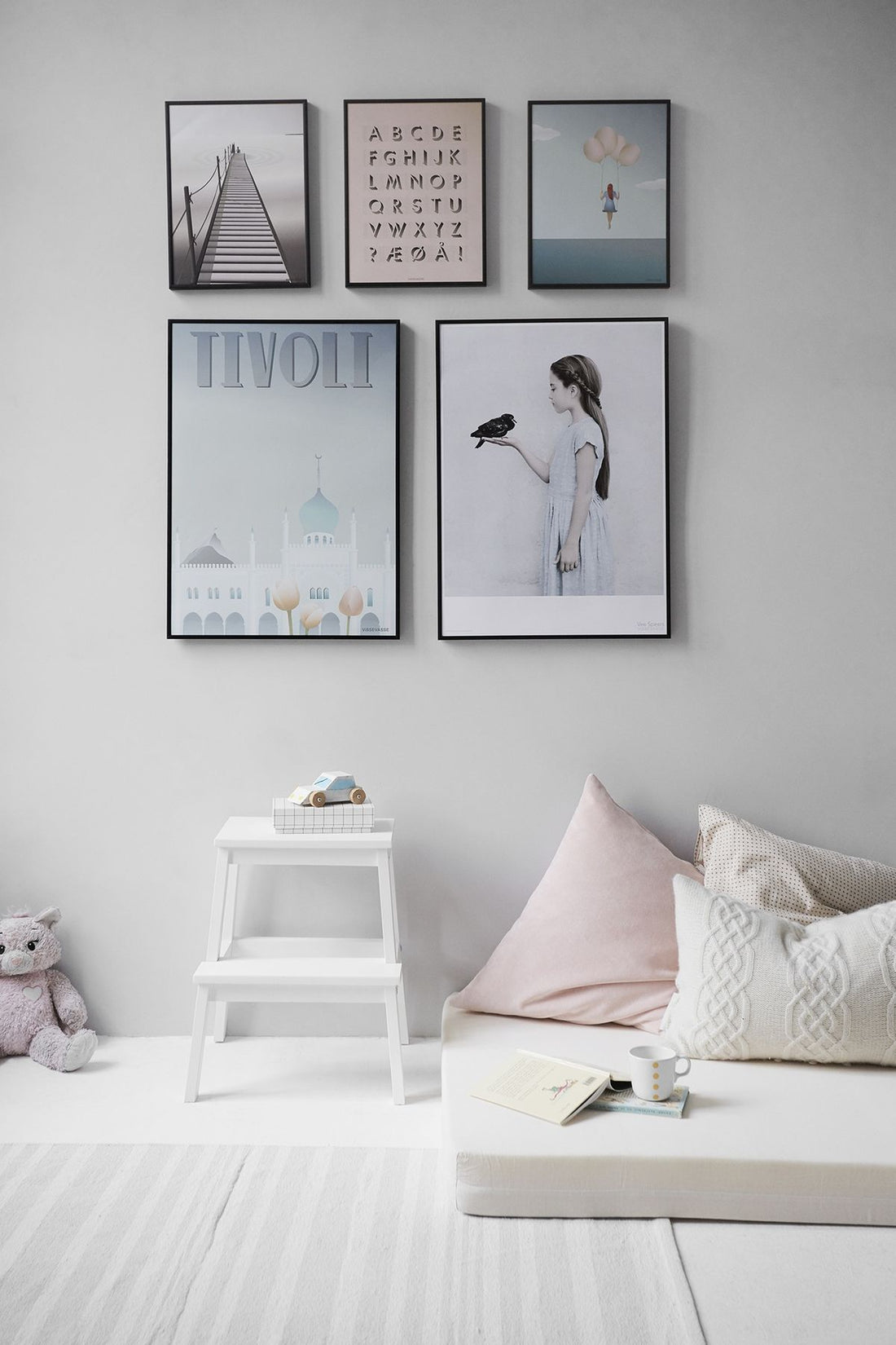 Arched Wall Mirror — Black